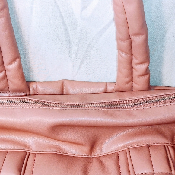 DKNY Poppy Quilted Tote bag - Picture 3 of 6